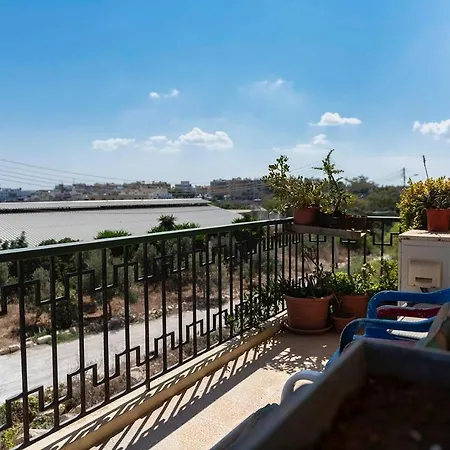 In A Spacious Modernist With Views & Pool *