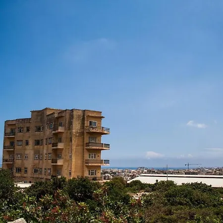 In A Spacious Modernist With Views & Pool Is-Swieqi