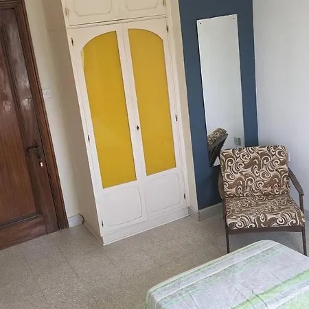 In A Spacious Modernist With Views & Pool Pansiyon