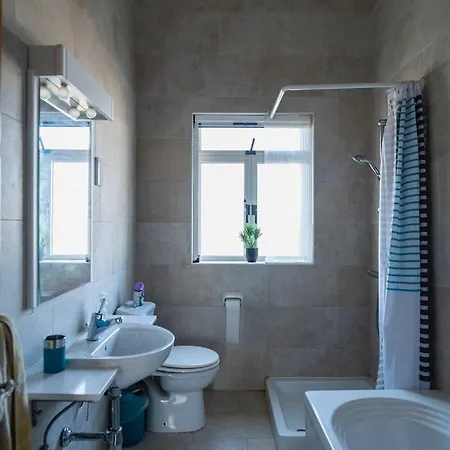 In A Spacious Modernist With Views & Pool *