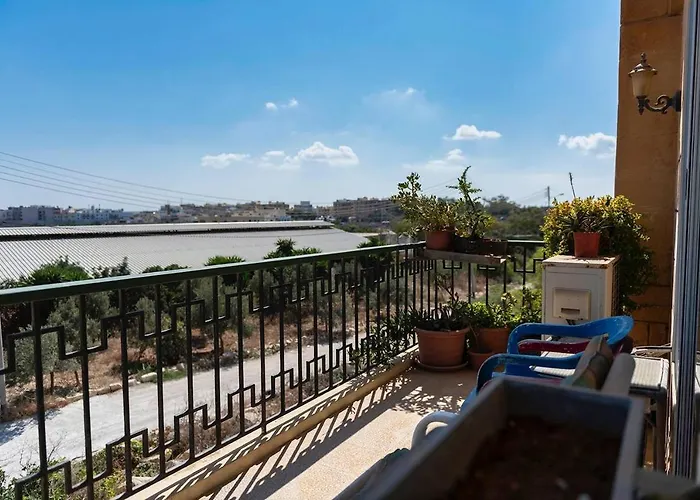 In A Spacious Modernist With Views & Pool *